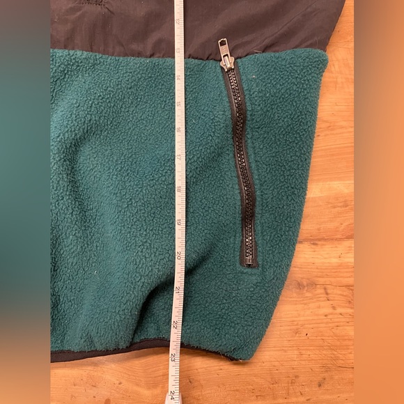 Great vintage pine green North Face fleece vest. Winter is coming! - Picture 8 of 8